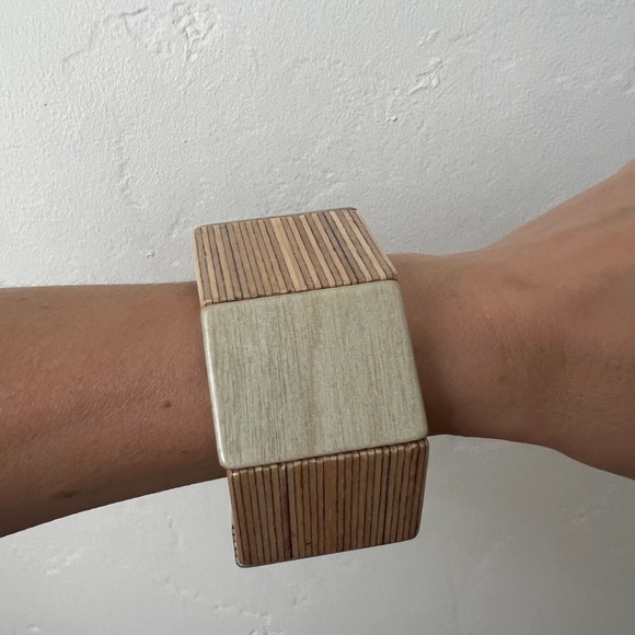 Octagonal chunky modern plywood sea foam light wood geometric bangle bracelet - Picture 12 of 14